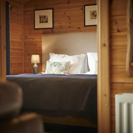 Buzzard With Hot-tub *