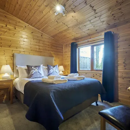 Buzzard With Hot-tub Carlisle (Cumbria)